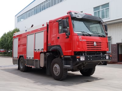 重汽6噸四驅(qū)越野水罐消防車