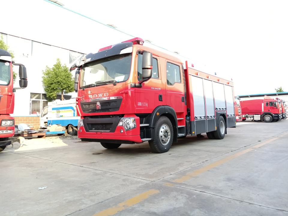 PM60/Z6型泡沫消防車(chē)