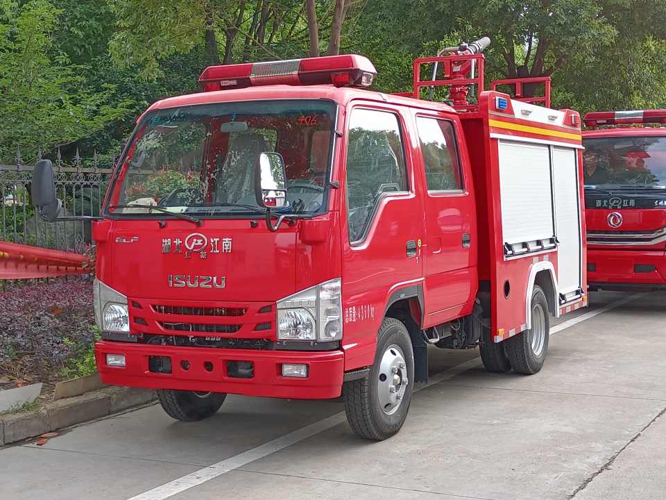 藍(lán)牌1噸泡沫消防車