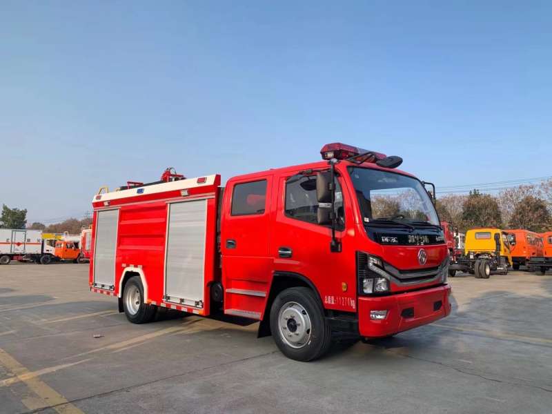 東風(fēng)5噸水罐消防車