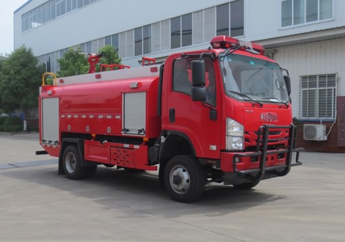 4.5噸四驅(qū)五十鈴森林水罐消防車